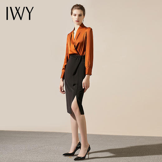 IWY/时尚焦糖色设计感衬衫黑色修身包臀黑色半裙套裙女商务通勤职业装193078B1+193079S2 商品图4