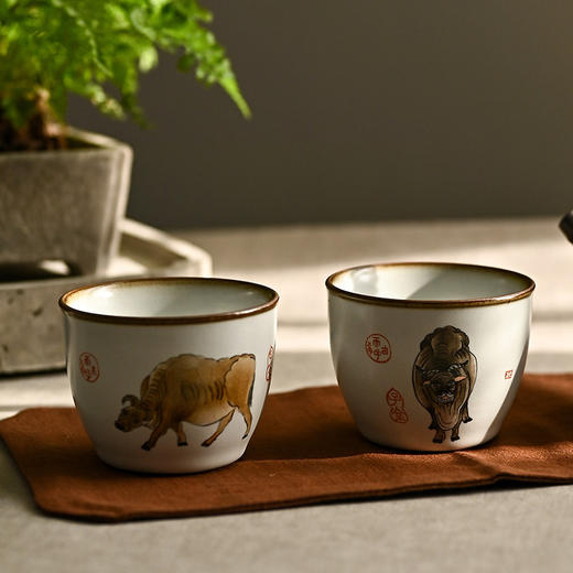 「景德镇汝瓷开片手绘五牛图品茗杯」矾红牛转钱坤缸杯大号主人杯茶杯 商品图3