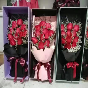 【心相系  爱相随】11朵玫瑰礼盒【【下单免费送货  领取时间情人节当天哦~】