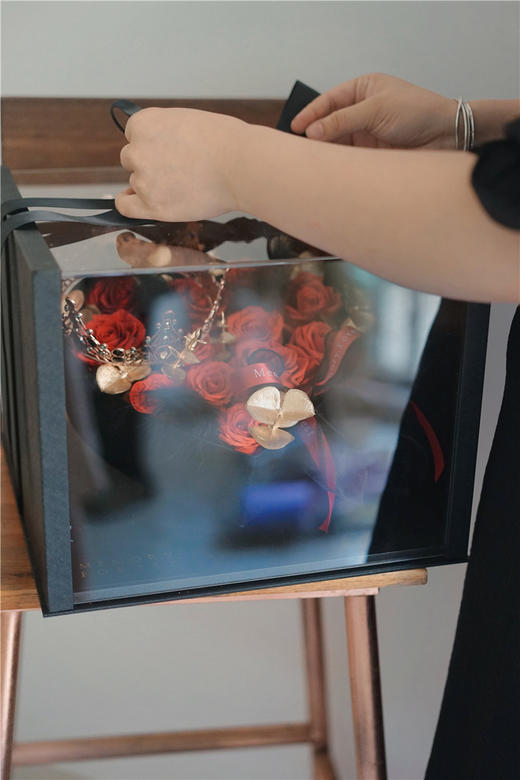 皇冠女神花盒·永生花（11朵红玫瑰）我爱你,每一天 商品图2