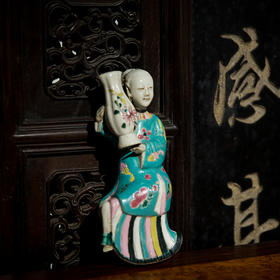 清代 粉彩侍女花瓶壁瓶