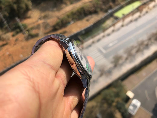 MKS欧米茄碟飞系列腕表。优雅纤薄的外表，搭配简约大方的设计，抓住每一个细节，完美诠释原装优雅商务的经典魅力。

【创新之举】采用超级稳定的进口9015全自动机械机芯，真正实现零返修。 商品图2