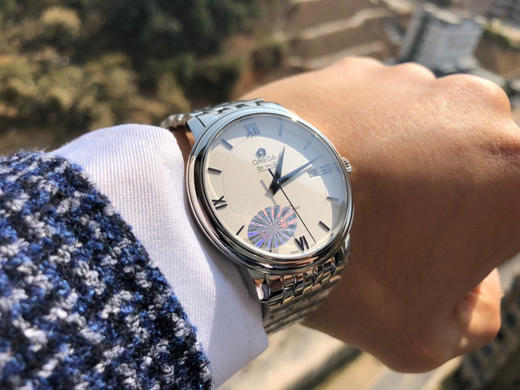 MKS欧米茄碟飞系列腕表。优雅纤薄的外表，搭配简约大方的设计，抓住每一个细节，完美诠释原装优雅商务的经典魅力。

【创新之举】采用超级稳定的进口9015全自动机械机芯，真正实现零返修。 商品图7