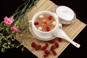 春节关爱家人，道道养生汤暖身又暖心！