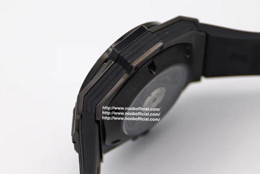 ZF全新爆品 陶瓷   全新Big Bang Sang Bleu II刺青二代腕表  恒宝 热门款 史上复杂陶瓷工艺重大突破 运用立体几何图形，呈现出精妙的浮雕效果和深邃质感 商品图3