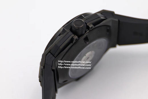 ZF全新爆品 陶瓷   全新Big Bang Sang Bleu II刺青二代腕表  恒宝 热门款 史上复杂陶瓷工艺重大突破 运用立体几何图形，呈现出精妙的浮雕效果和深邃质感 商品图4