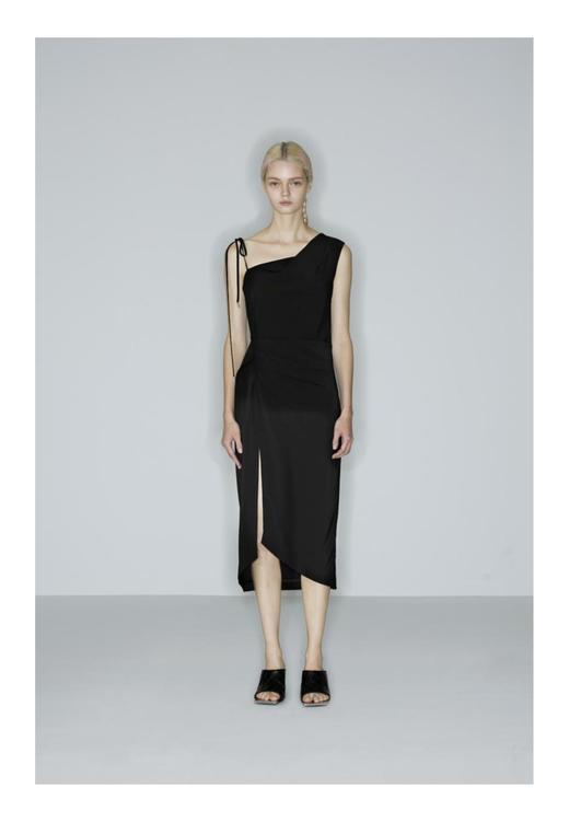 经典单边吊带连衣裙 商品图1