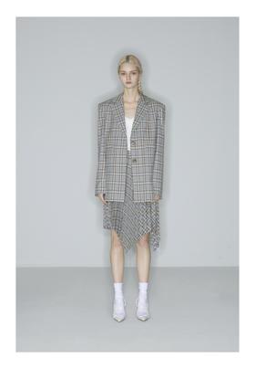 收腰宽肩格纹西服