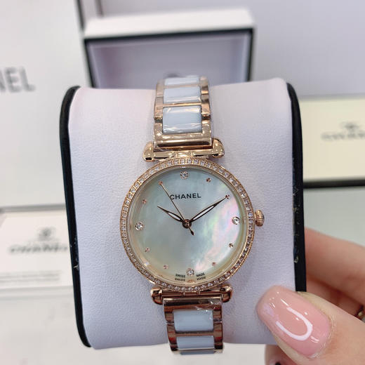香奈儿 CHANEL 唯美系列陶瓷腕表。简约时尚的风格，外观雅致华美 商品图2