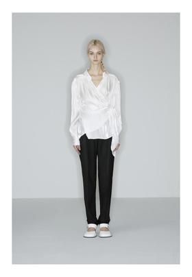 小翻领叠搭系带衬衫