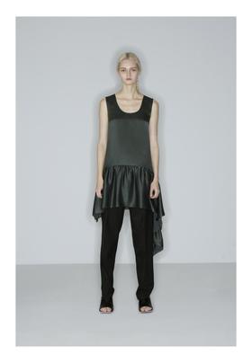 树藤摆圆领连衣裙