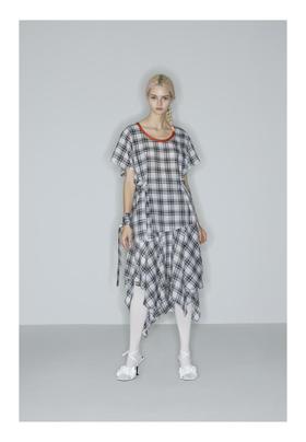 不对称下摆伞裙