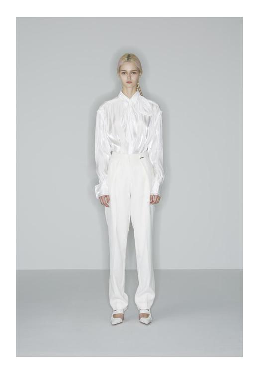 花瓣领巾衬衫 商品图0