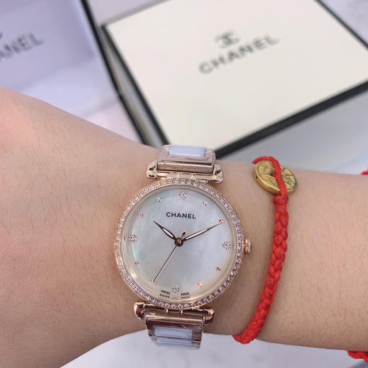 香奈儿 CHANEL 唯美系列陶瓷腕表。简约时尚的风格，外观雅致华美 商品图6