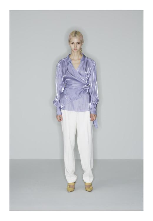 小翻领叠搭系带衬衫 商品图1