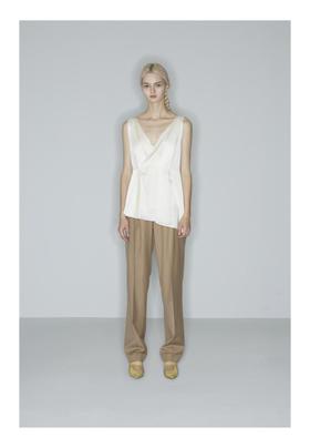 花苞褶皱无袖V领上衣