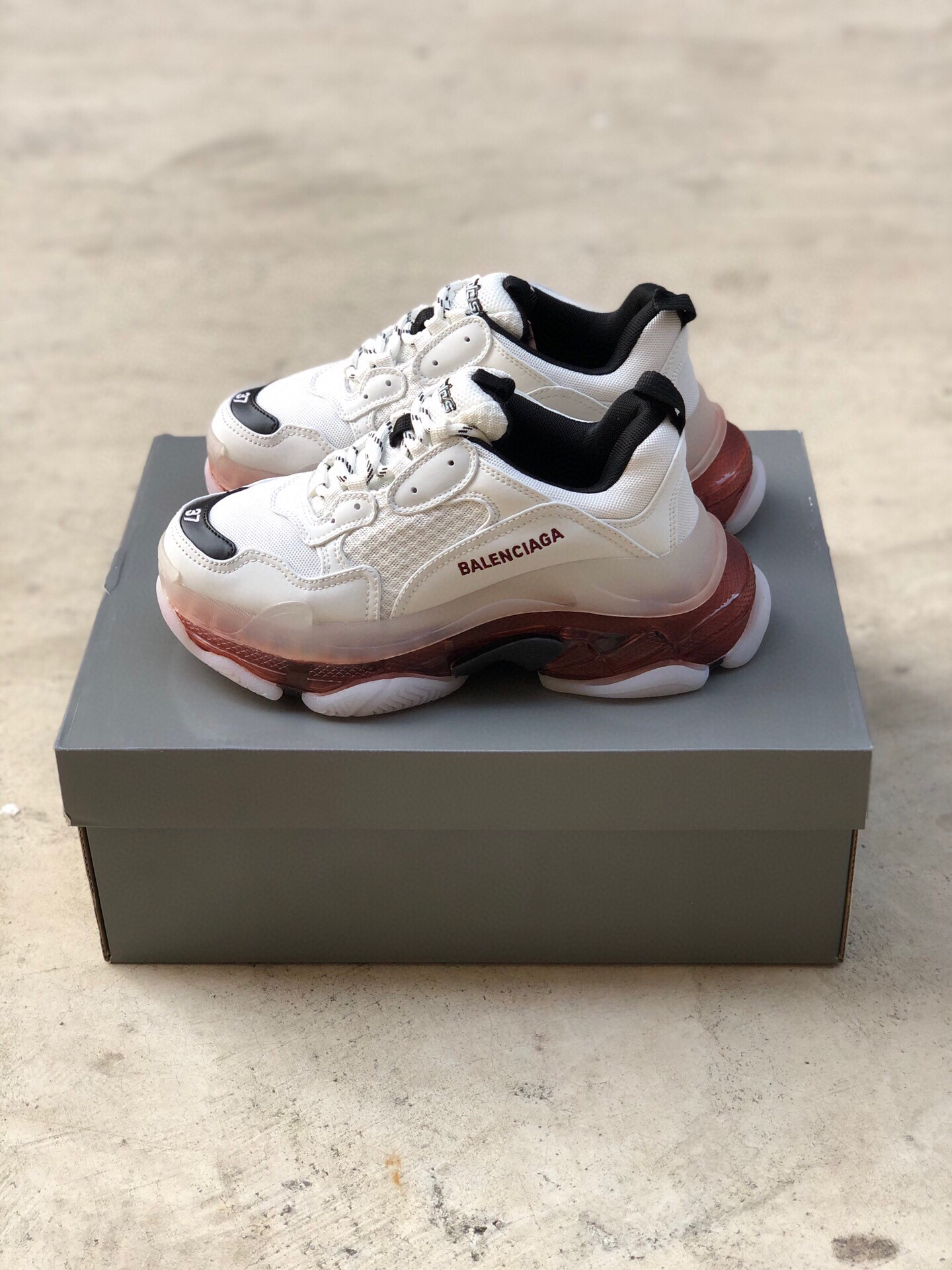 莞产原厂版本 balenciaga triple s 巴黎世家复古气垫老爹鞋