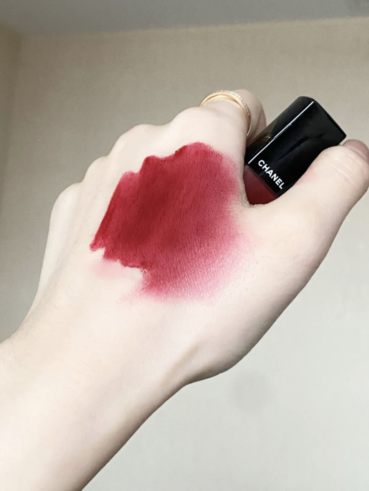 香奈儿炫亮魅力印记唇釉154