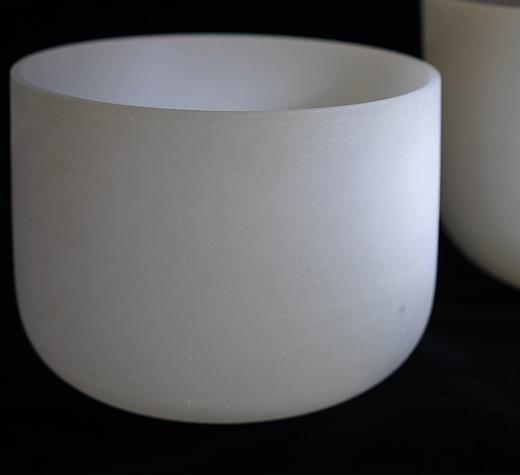 高光准音白色水晶钵 商品图4