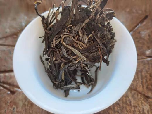 2020春  易武  高杆橡筋  古树之上 普洱 生茶  200克 商品图4