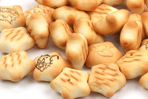 11月新货 | 巧克力注心饼干【饼干和玩具的奇妙组合门店热销 】 86克/罐 保质期6个月 商品图11