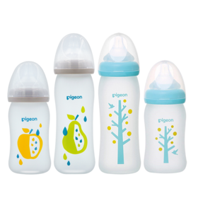 贝亲自然实感宽口径硅橡胶护层彩绘奶瓶