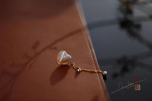 心形马贝珍珠蓝宝石领口胸针 商品图2