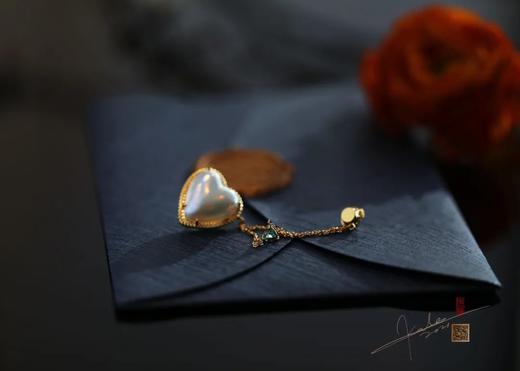 心形马贝珍珠蓝宝石领口胸针 商品图3