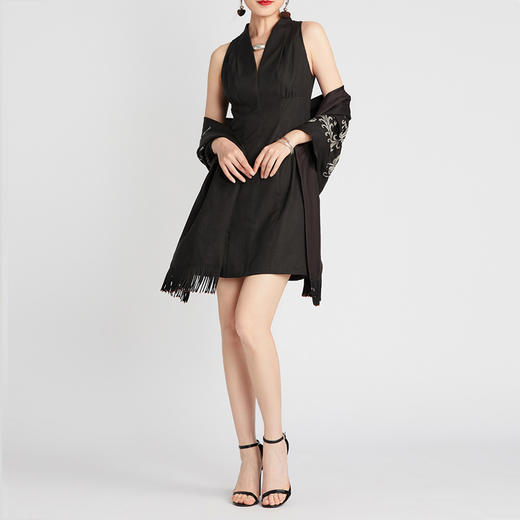 TANGY Collection/天意精品2021年春夏新品雾绯系列V领莨绸连衣裙 商品图0