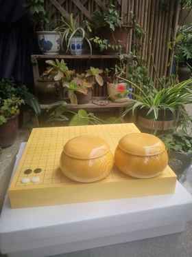 围棋俱乐部围棋套装乌龙新榧独木棋盘，新榧独木棋罐老云子