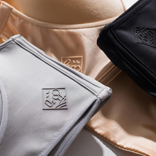 QQ糖无肩带内衣两件装 商品图1