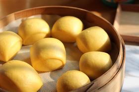 南瓜和面粉的完美碰撞，诱人的金馒头来了！ 