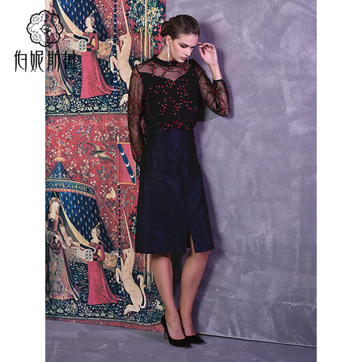 【伯妮斯茵】3T6223--T恤--仕女与独角兽的乌托邦--《因汉而生--哥特》 商品图5