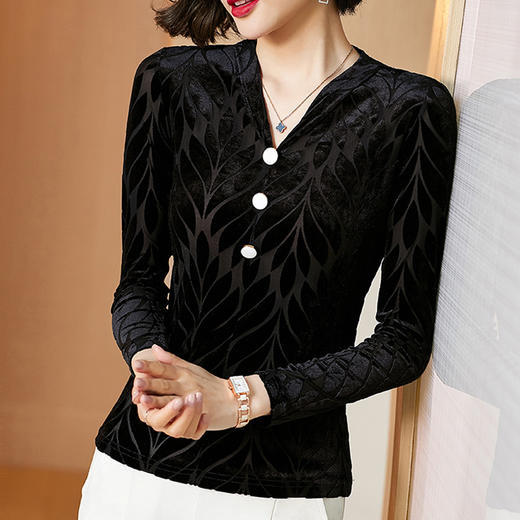 KQL-D046M820新款时尚洋气V领长袖丝绒打底衫 商品图2