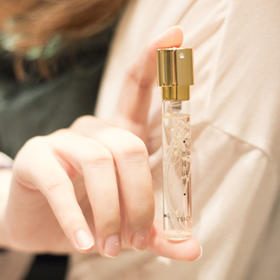 为什么同一款香水，我同事喷更好闻！