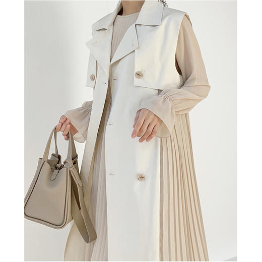 拼接设计率性优雅·浅杏色百褶拼接风衣马甲 商品图1