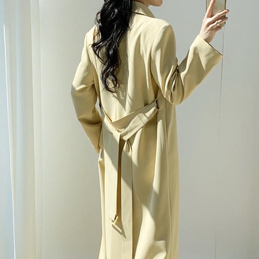 气质女神范·鹅黄色长款风衣外套 商品图1