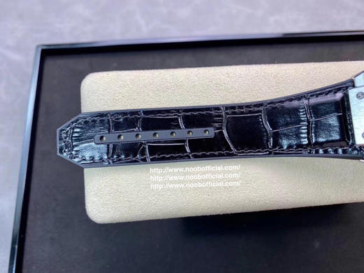 NOOB宇舶HUBLOT 恒宝 大爆炸 计时款SPIRIT OF BIG BANG系列腕表！Hubiot宇舶表以赛车为灵感，推出全新Spirit of Big Ban 商品图1