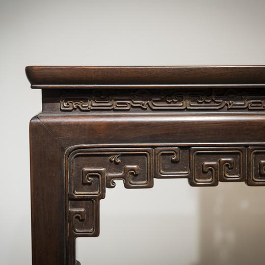 清代 红木束腰马蹄腿紫檀工拐子纹条桌 商品图2