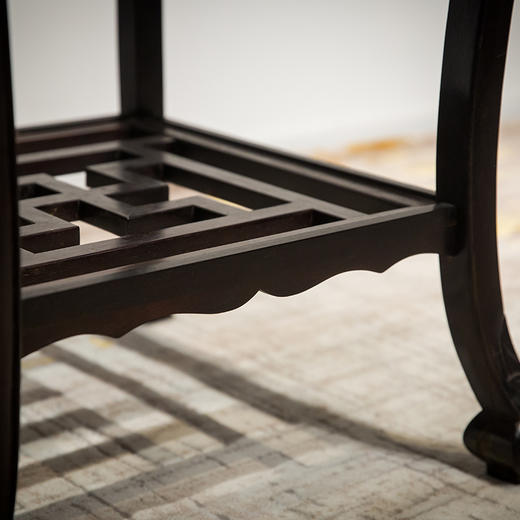 清中 紫檀镶瘿木面三弯腿方香几 商品图3