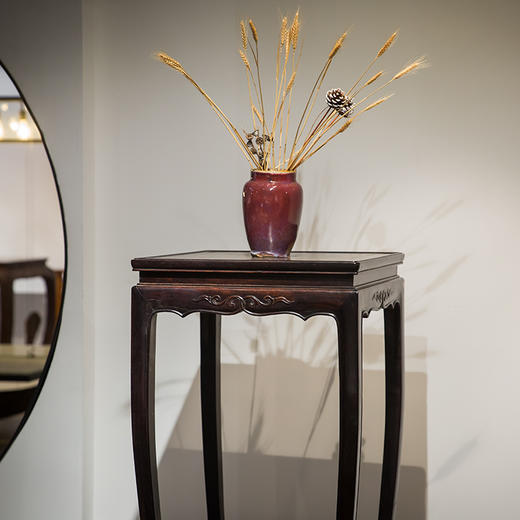 清中 紫檀镶瘿木面三弯腿方香几 商品图4