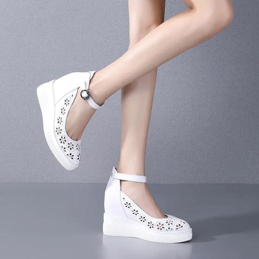 【预售5天】英伦风花朵镂空，坡跟内增高浅口高跟凉鞋HX-5561 商品图5