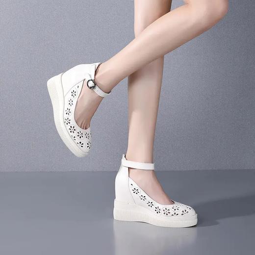 【预售5天】英伦风花朵镂空，坡跟内增高浅口高跟凉鞋HX-5561 商品图3