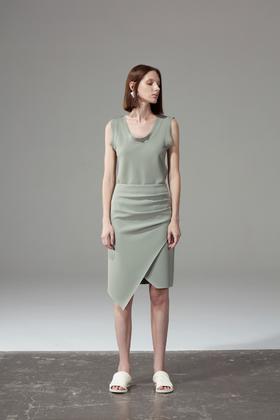 领口袖口压边背心