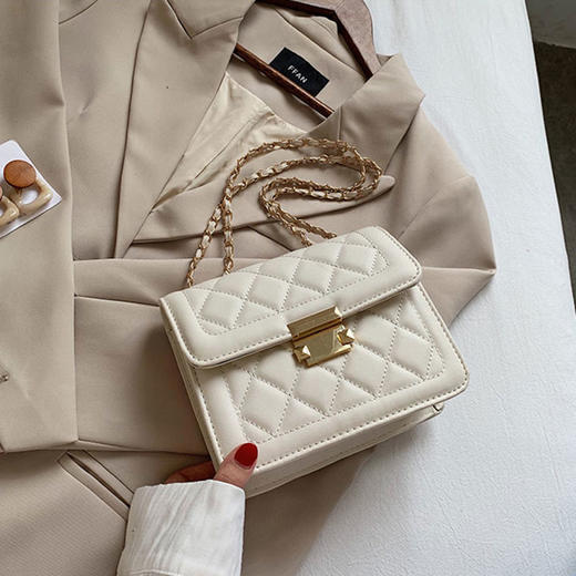 【ins爆火❗️百搭时尚小众包】好看到爆菱格链条包，网红新款超潮单肩斜挎包，洋气手提男女包腋下包，520七夕情人节礼物父亲节礼物新年礼盒年货礼盒 商品图5