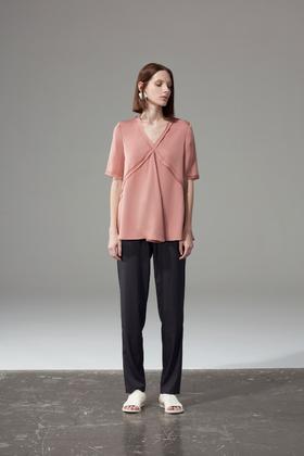 V领领口压边上衣