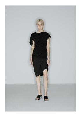 抽绳褶皱连衣裙