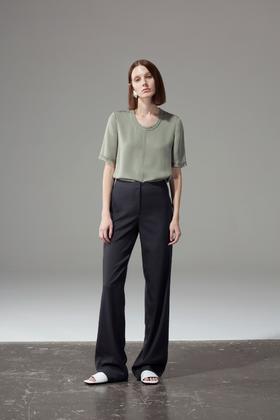 前中缝压边上衣