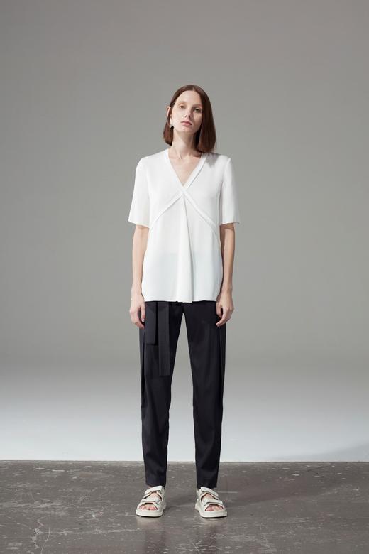 V领领口压边上衣 商品图0