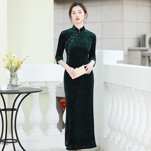 SML  622植绒烧花高开叉改良气质旗袍 商品图0